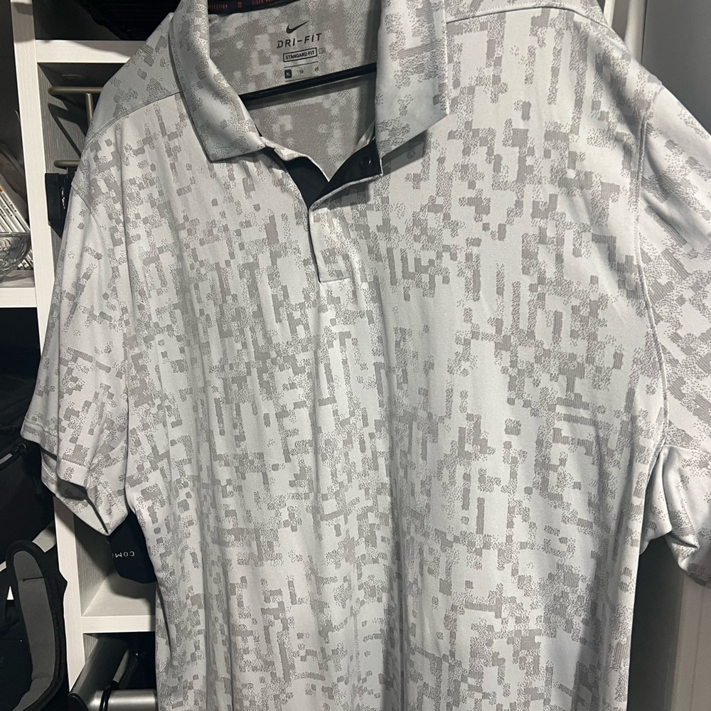 Nike Tiger Woods Dri Fit, Gray Polo Shirt with Textural Pattern